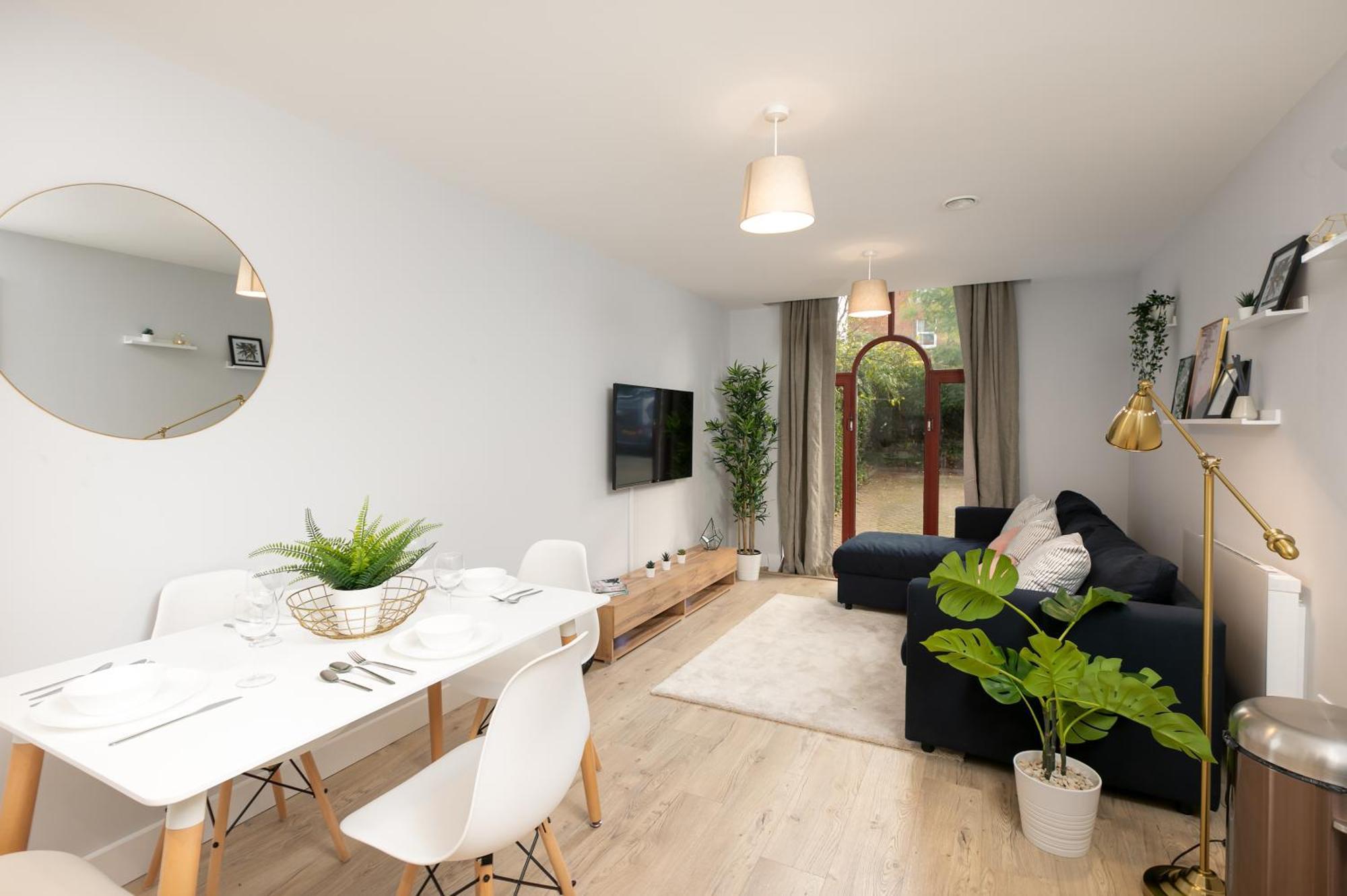 Wesley Gate Apartments - By Hostly เรดดิ้ง ภายนอก รูปภาพ